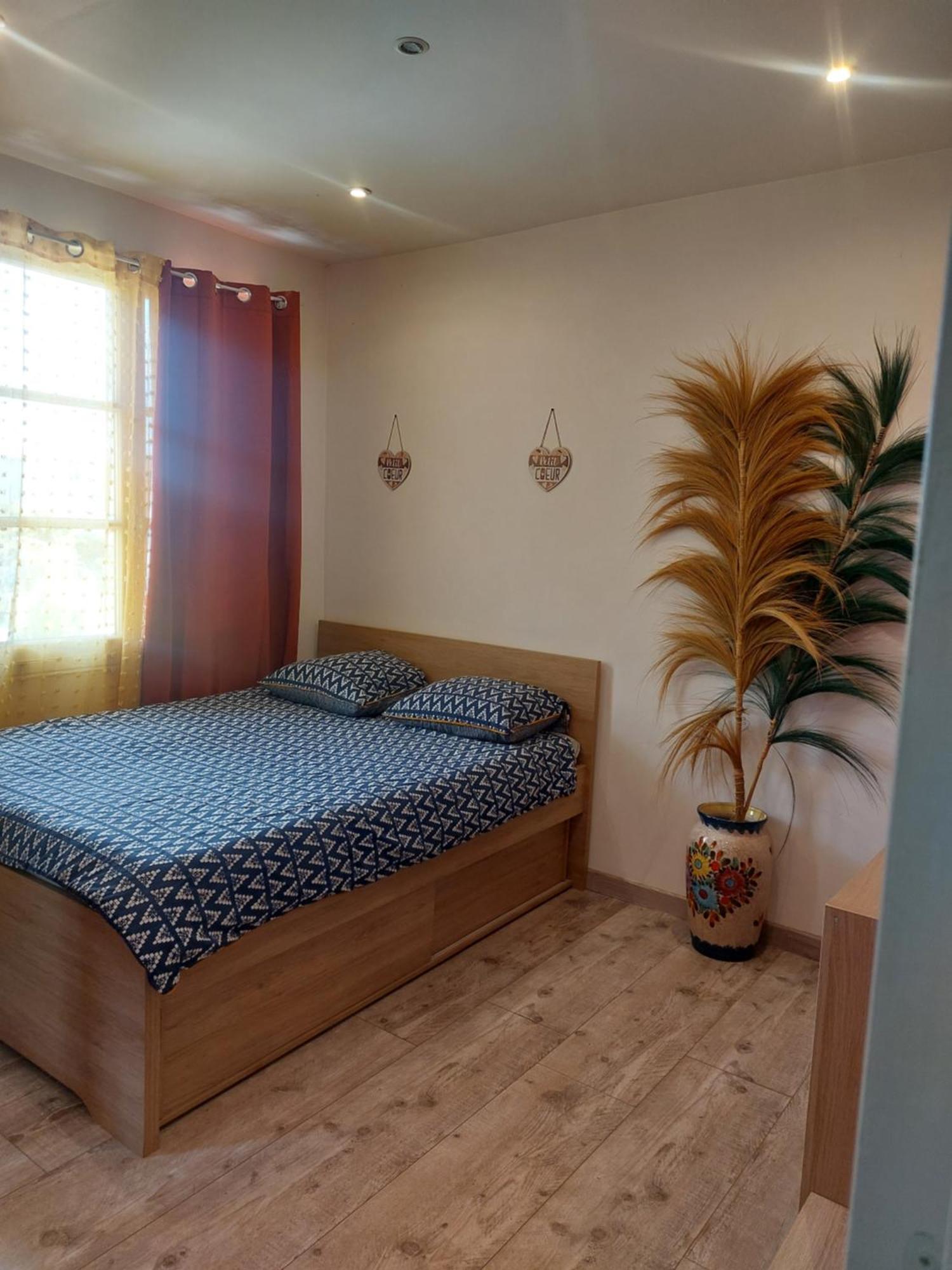 Bella Avec Piscine Et Jacuzzi Villa *